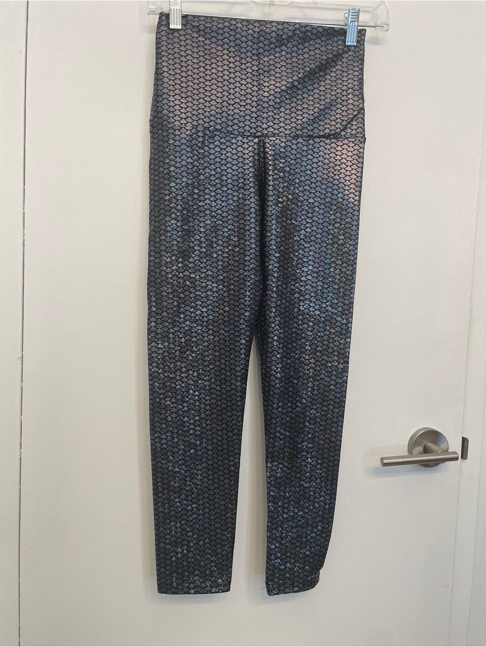 Emily Hsu Designs Iridescent Fishscale Leggings - Black Blue Sheen